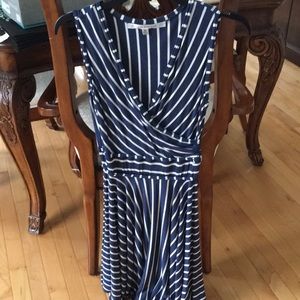 Max Studio sleeveless navy & white stretchy dress
